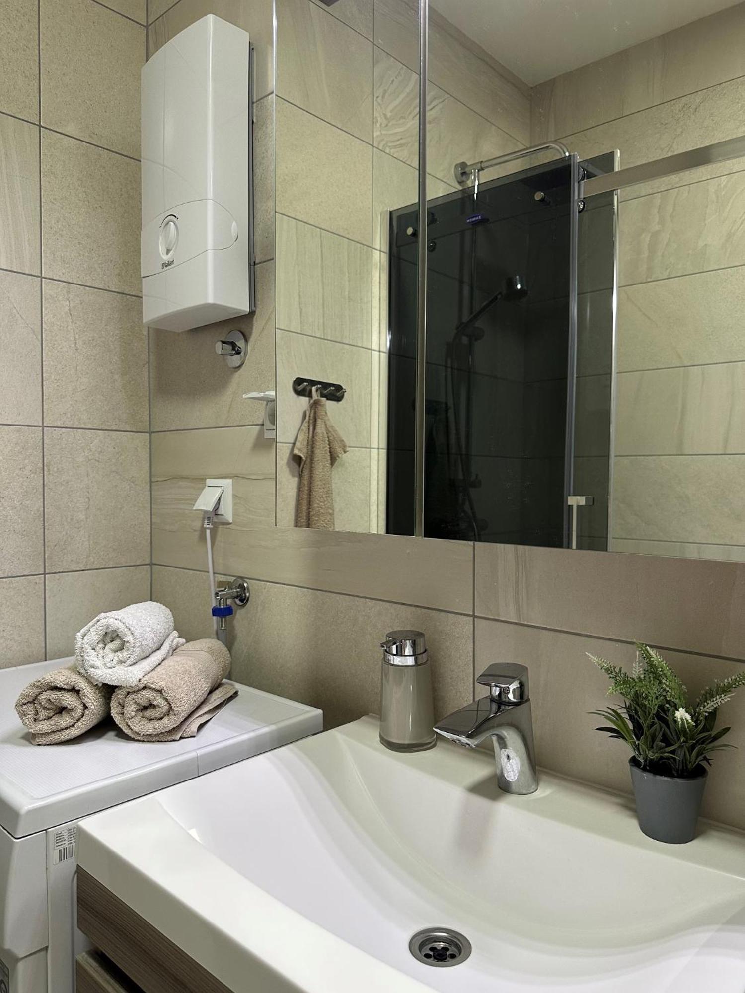 Captain'S Luxury Apartments โมสตาร์ ภายนอก รูปภาพ