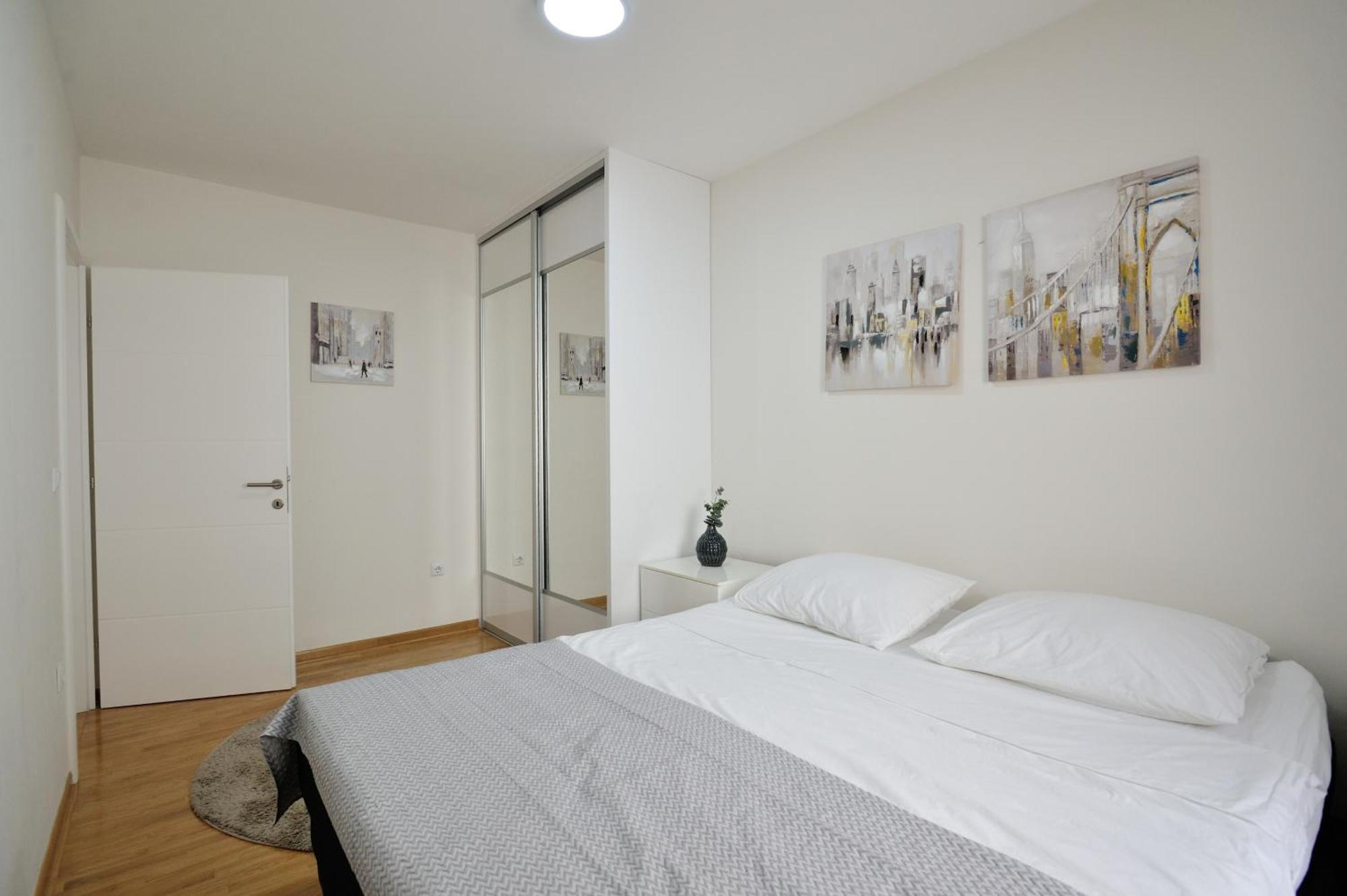 Captain'S Luxury Apartments โมสตาร์ ภายนอก รูปภาพ