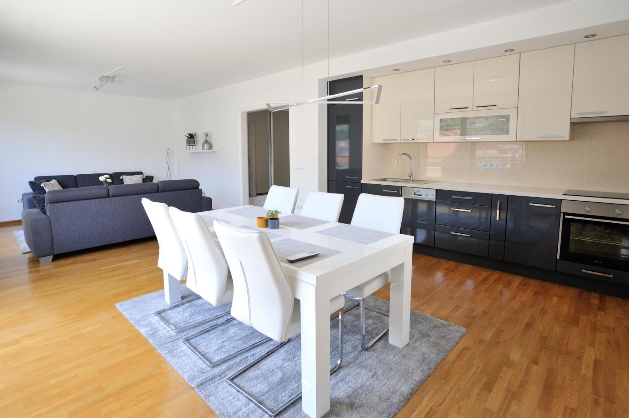 Captain'S Luxury Apartments โมสตาร์ ภายนอก รูปภาพ